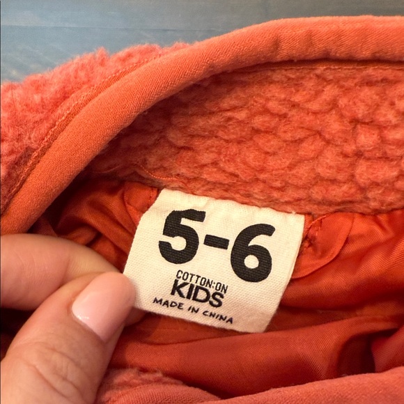 Red Sherpa Jacket with Flower Patch 5-6 size - Picture 3 of 4